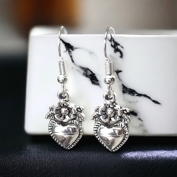5 For $25💫Silver Rose Heart Dangles Earrings - Picture 4 of 6